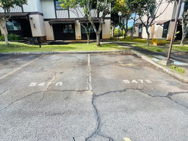 Building Photo - Partly Furnished 2-bedroom,1.5-bath Townho...