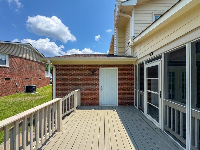 Building Photo - 6875 Baystone Rd