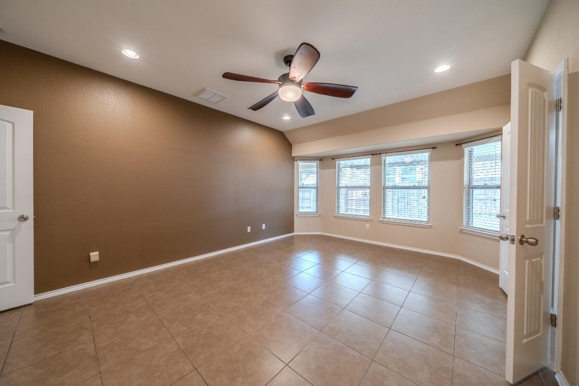 Building Photo - 304 Jack Ryan Ln