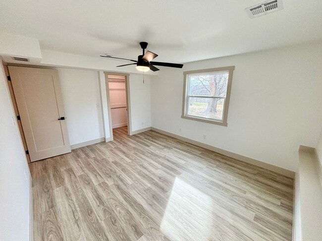 Building Photo - Newly Remodeled Home in the Heart of MHK!