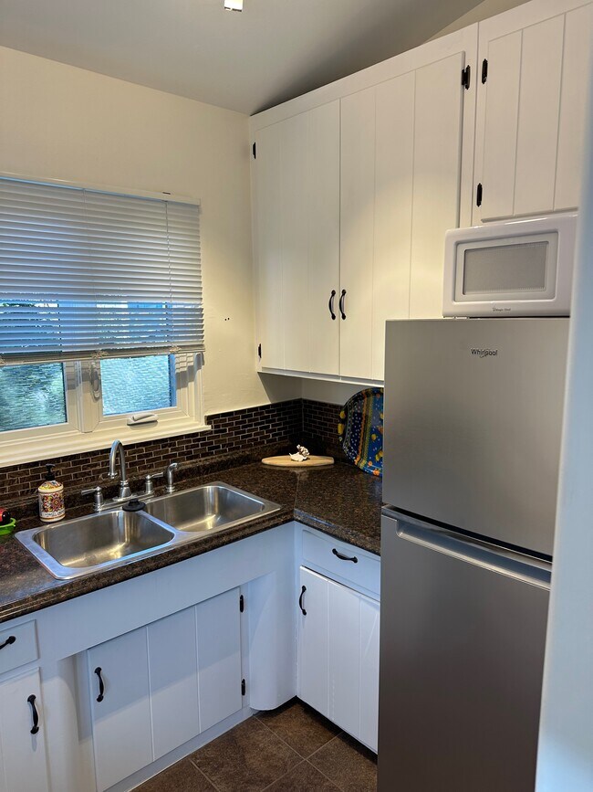 Building Photo - 4030 Haines St