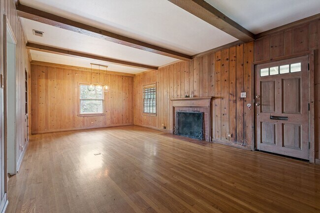 Building Photo - CHARMING ALAMO HEIGHTS COTTAGE