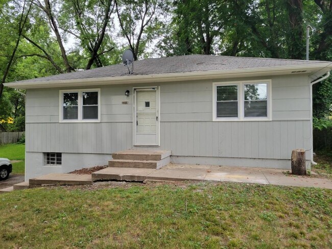 Primary Photo - 2218 N 37 St