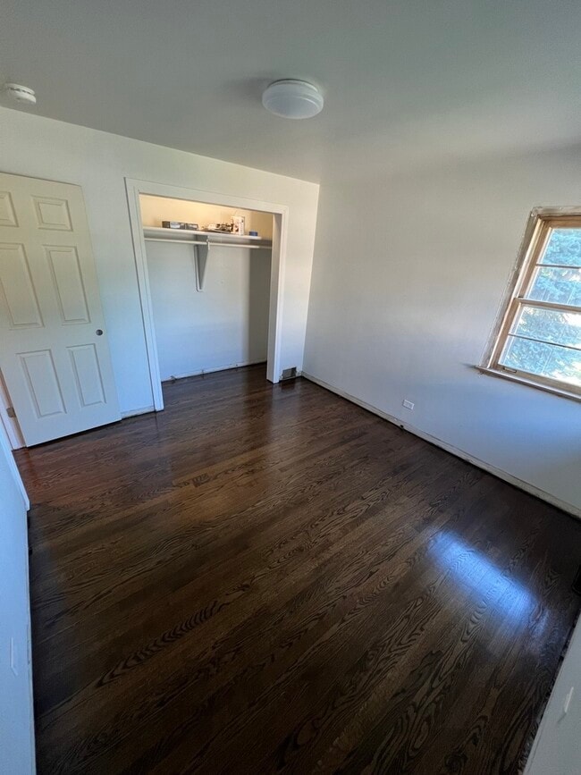 Building Photo - 8000 N Ozark Ave