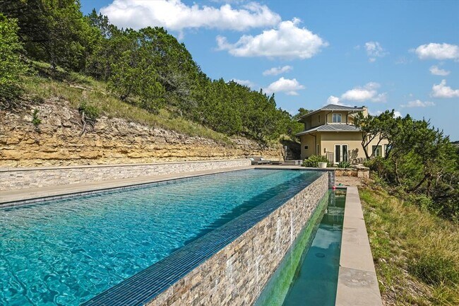 Building Photo - 5304 Scenic View Dr