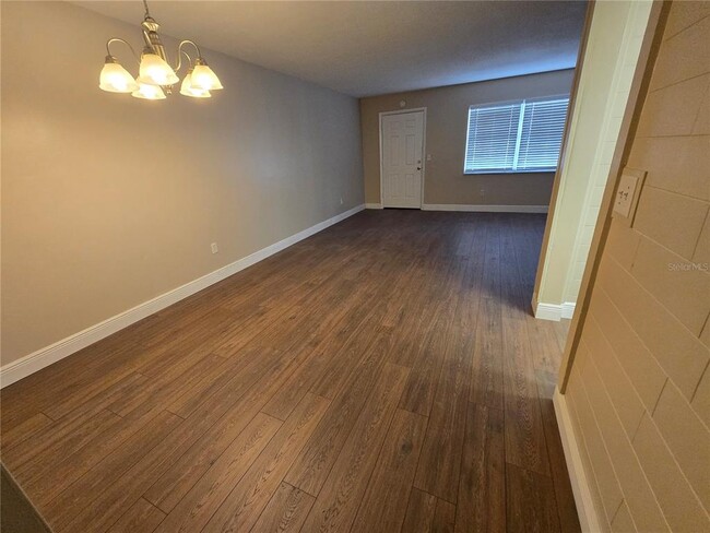 Building Photo - 1320 Moreland Dr