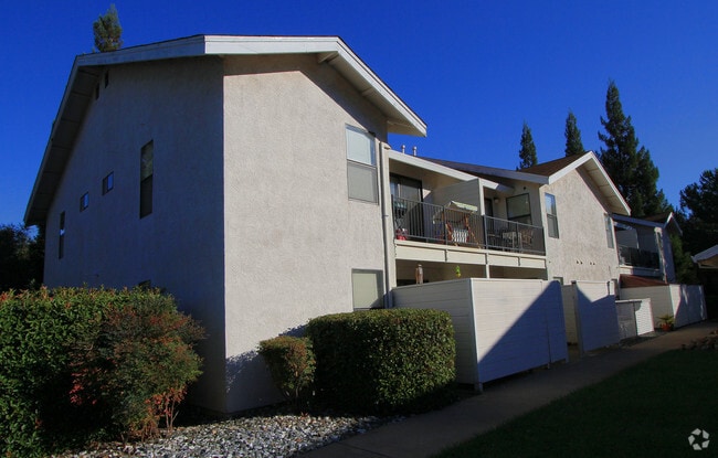Building Photo - Crescenta Place Apartments
