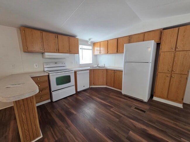 Building Photo - 167 Beaumont St