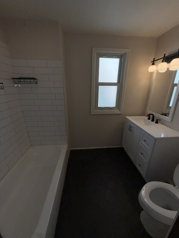Building Photo - 307 White Ave
