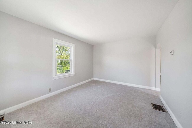 Building Photo - 3319 Vetter Ave