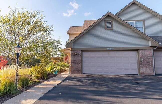 Primary Photo - W170N5558 Ridgewood Dr