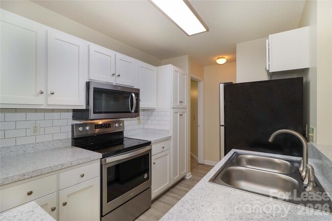 Building Photo - 155 Green Dragon Ct