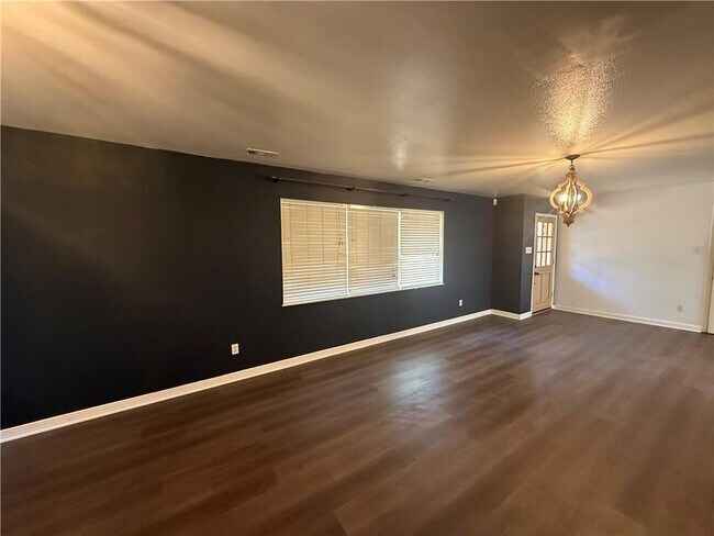 Building Photo - 315 Gaines Ave