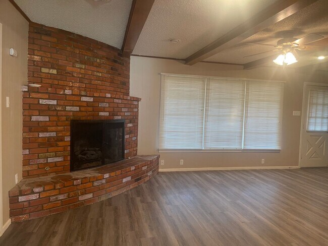 Building Photo - Wonderful House