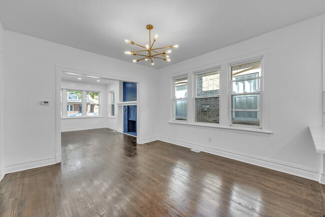 Building Photo - 7835 S Laflin St