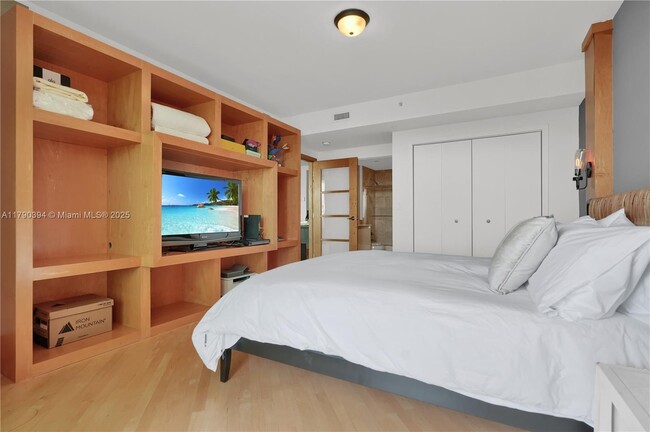 Building Photo - 1455 Ocean Dr