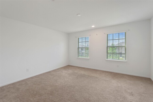 Building Photo - 229 Seven Pnes Dr