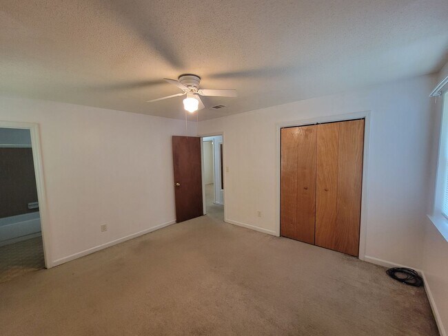 Building Photo - 2803 Ptarmigan Rd