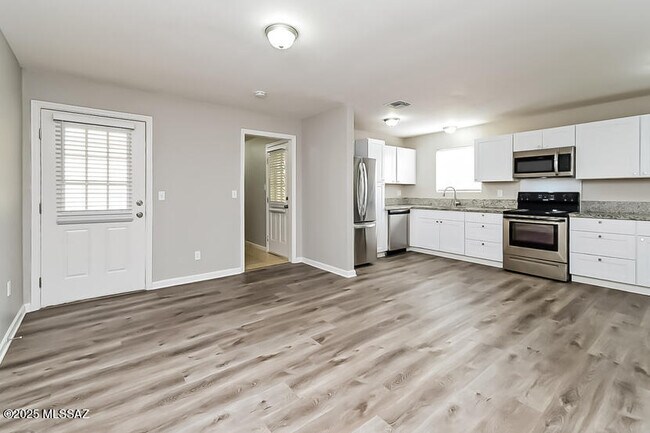 Building Photo - 4657 S Paseo Don Carlos