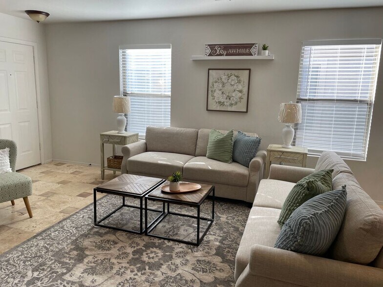 Building Photo - 106 S 110th St