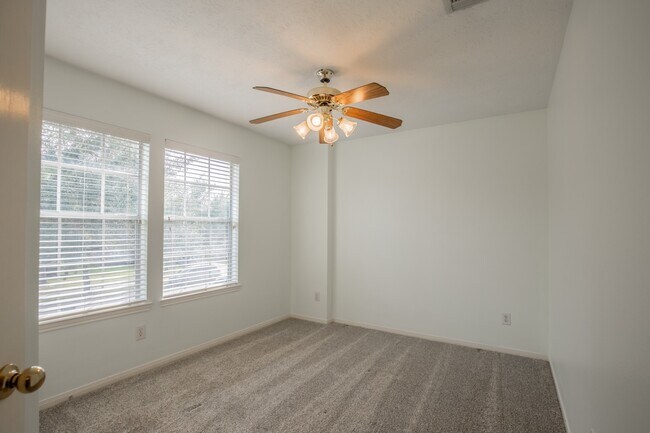 Building Photo - 4823 Zachary Ln