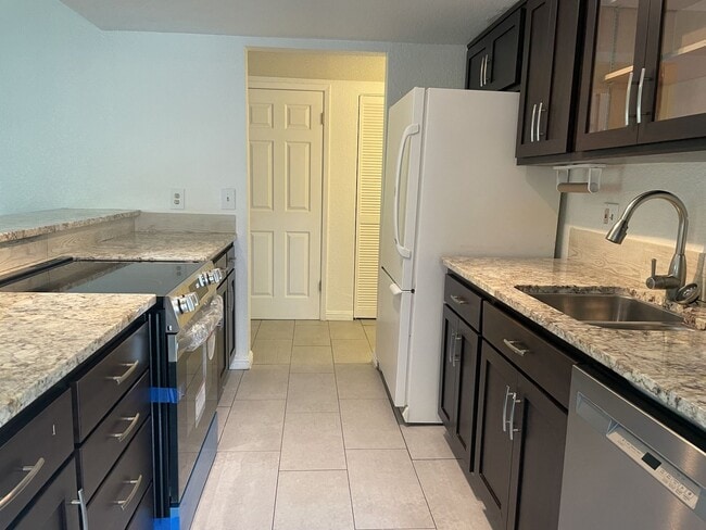 Primary Photo - 2 Bedroom View Condo of Truckee River!