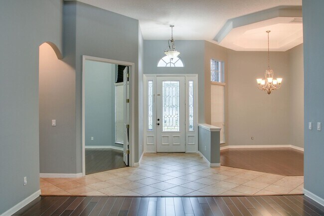 Building Photo - 805 Bainbridge Loop