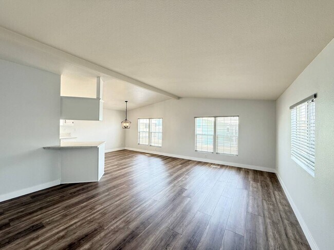 Building Photo - 4 Magnolia Via