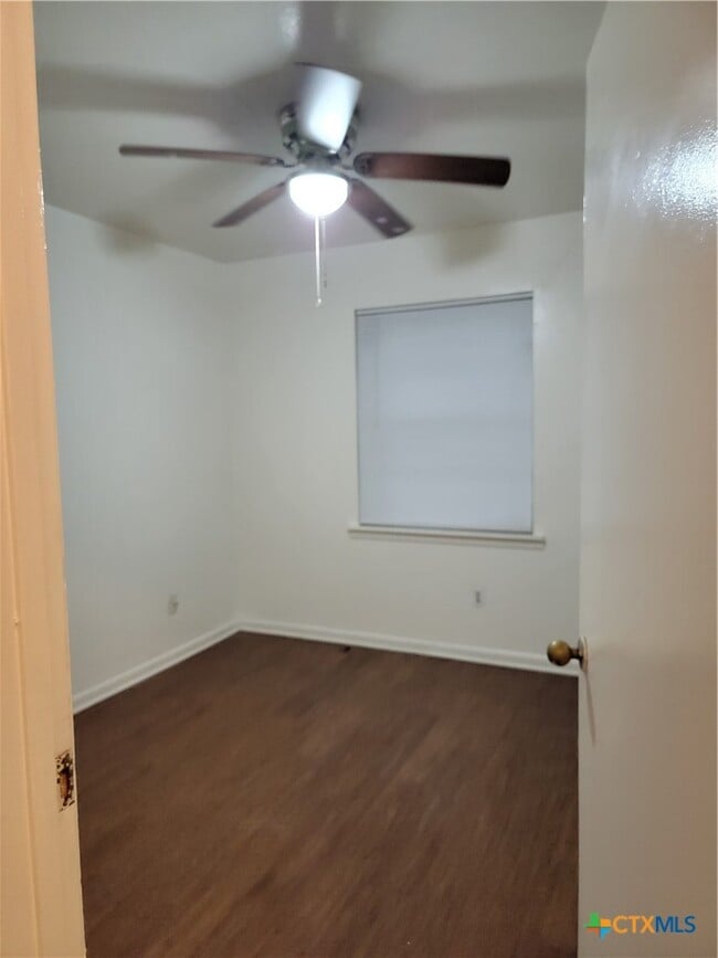 Building Photo - 604 S 11th St