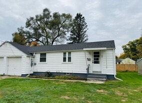 Building Photo - 625 Rainbow Dr