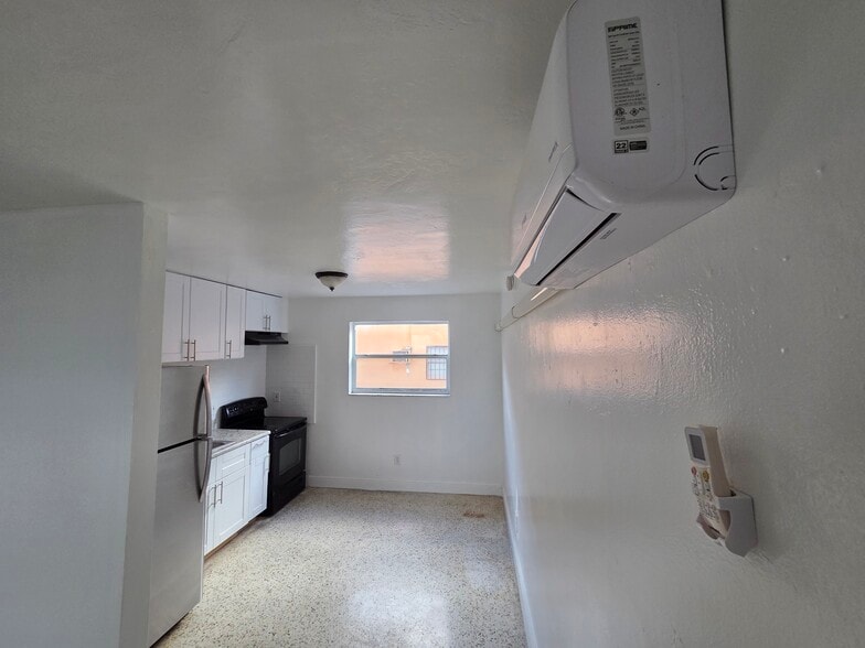 kitchen room - 843 SW 3rd St