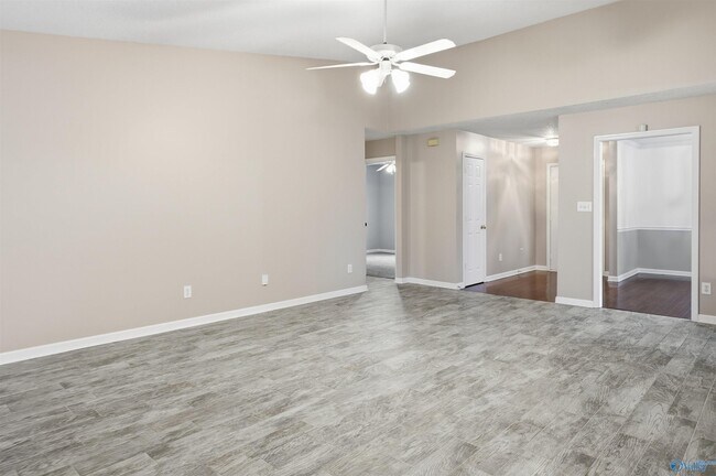 Building Photo - 126 Champions Green Dr