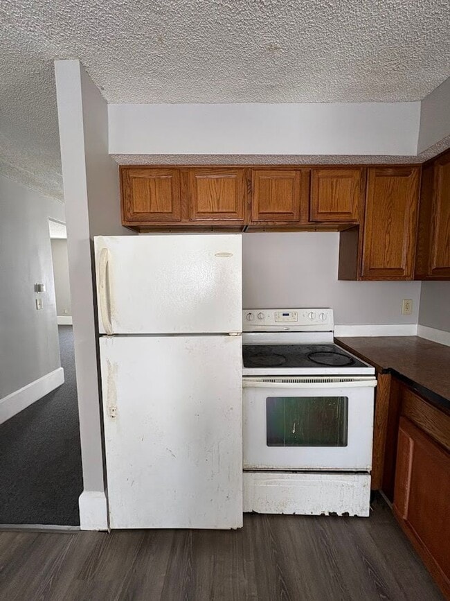 Building Photo - 729 Mallison Ave