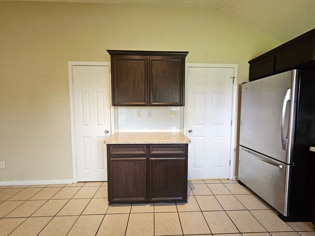 Building Photo - RENT REDUCTION & AVAILABLE NOW!