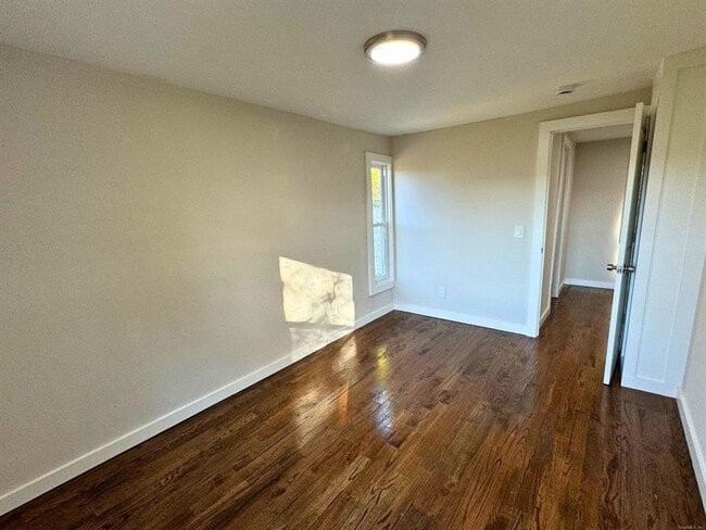 Building Photo - Single Family House in Derby- 3 Bed 2 bath