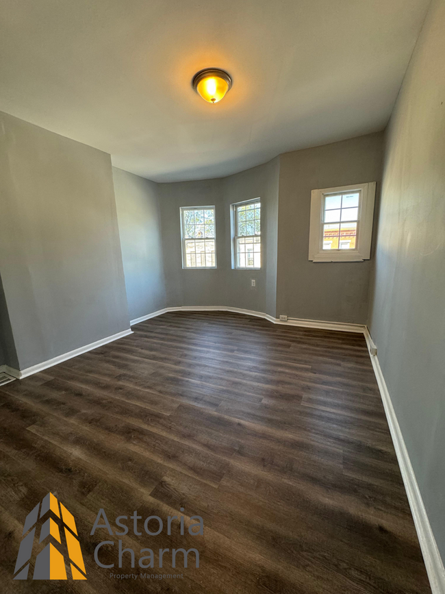 Building Photo - Newly Renovated 3BD/1.5BA townhome in Balt...