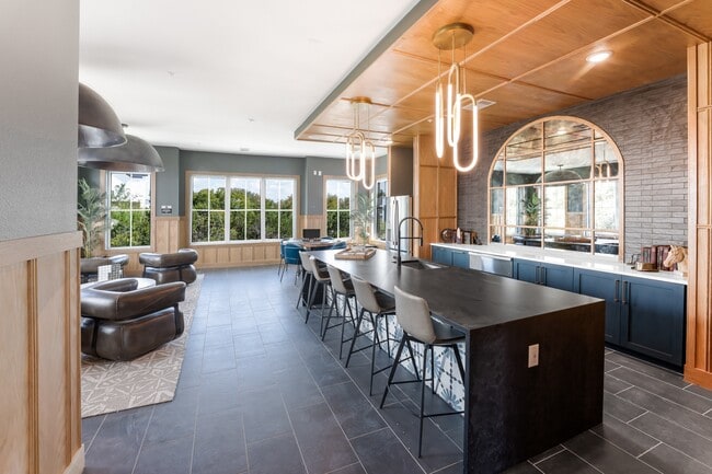 Building Photo - The Bennett