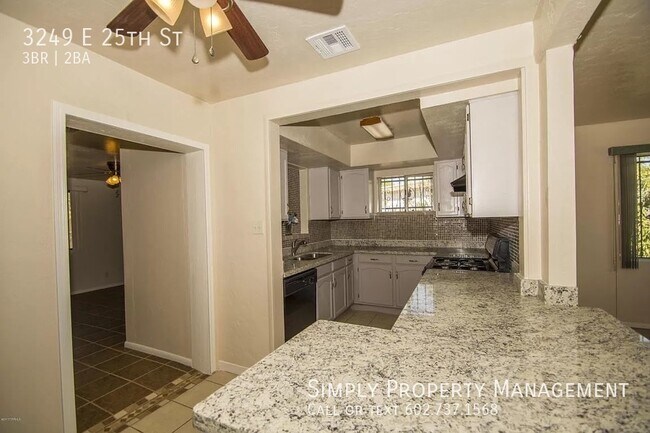 Building Photo - Great 3 bed 2 bath near UofA/ downtown Tuc...