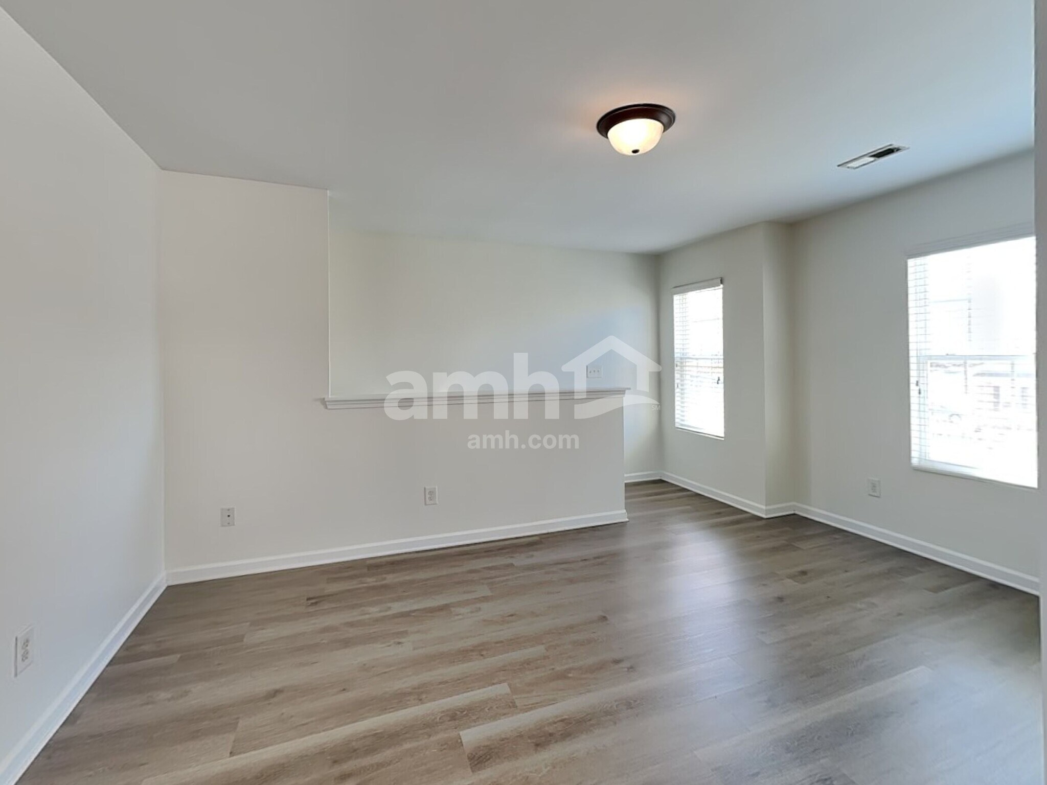 Building Photo - 6102 Lighted Way Ln