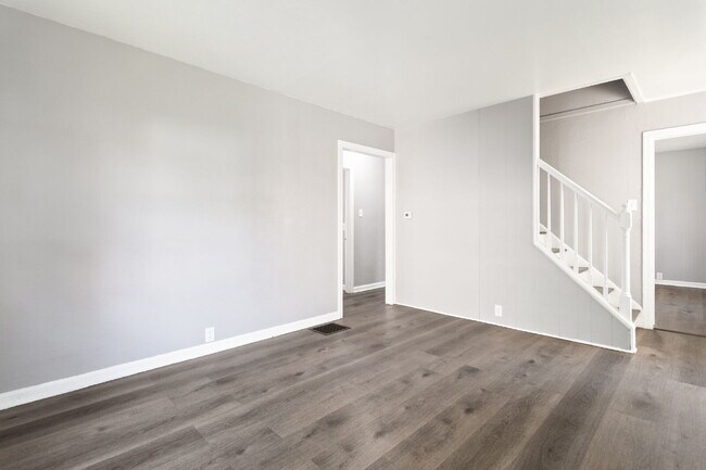 Building Photo - This updated 3-bedroom, 1-bath home is ready for you!