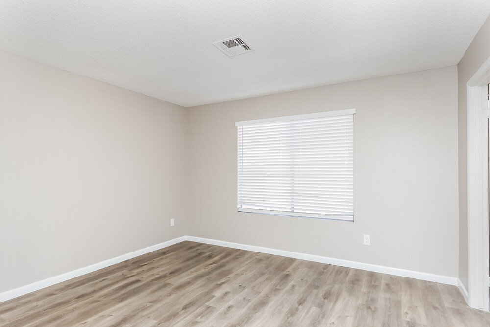 Building Photo - 7668 Kalmalii Ave