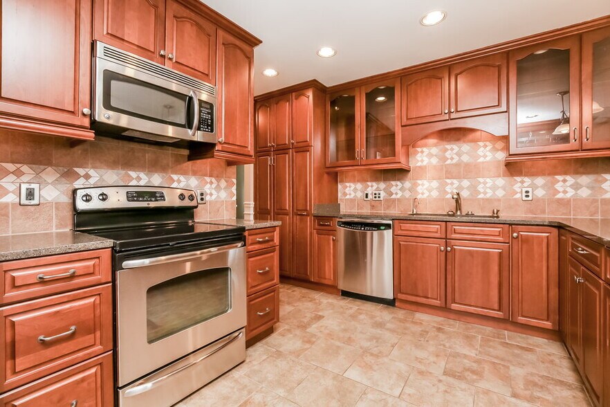 Building Photo - 4021 Wisdom Way