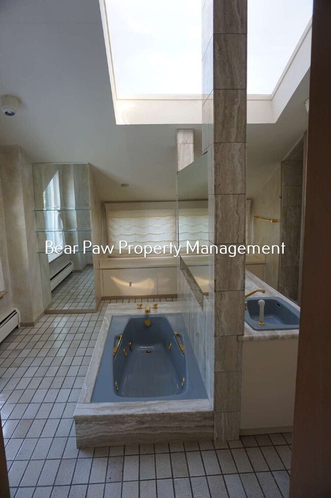 Building Photo - Unique Home In Genesee!!