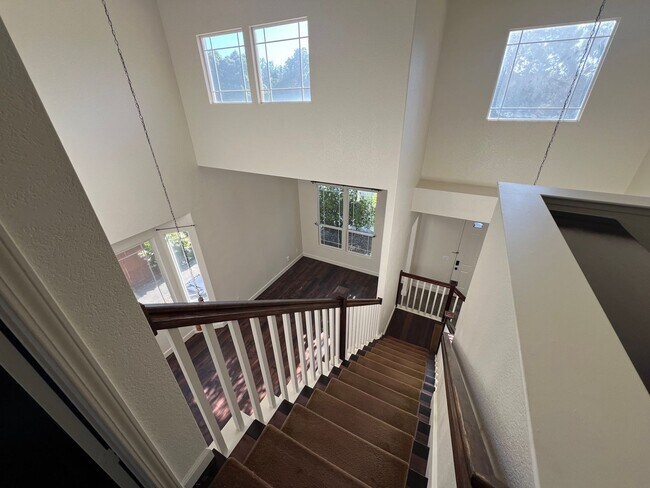 Building Photo - West Davis Four Bedroom Two Story Home ava...