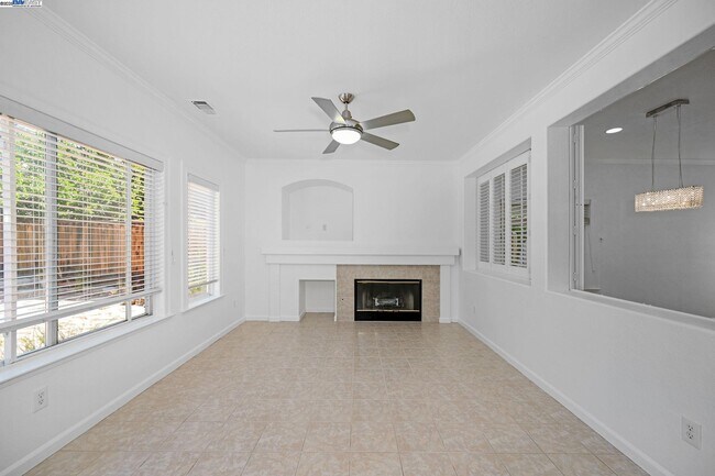 Building Photo - 166 Blackstone Dr