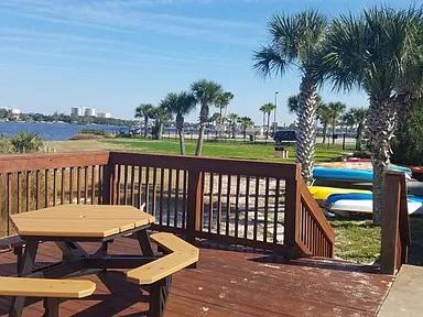 Building Photo - 719 S Beach St