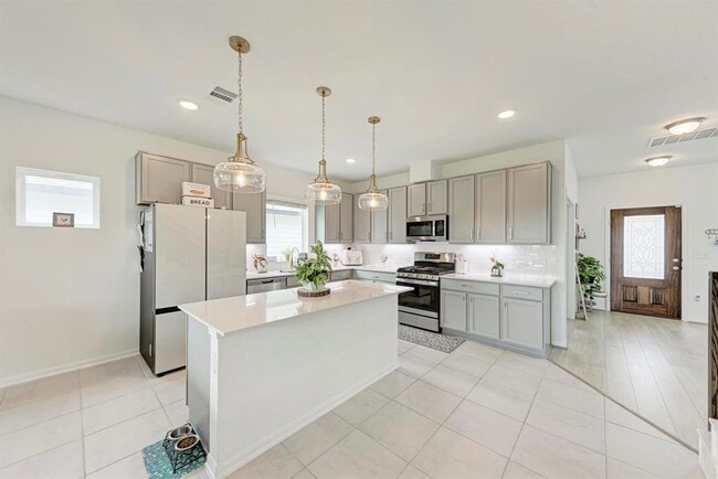 Building Photo - 411 Ravens Crst Dr