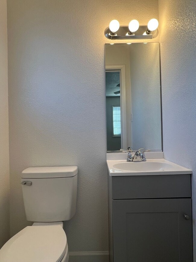 Building Photo - OPEN HOUSE ON 10/17 @ 2:25! Call us today ...