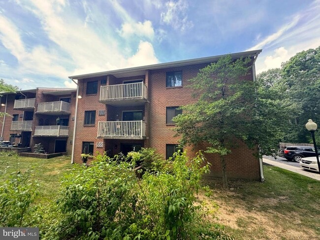 Building Photo - 400 Campbell Cir