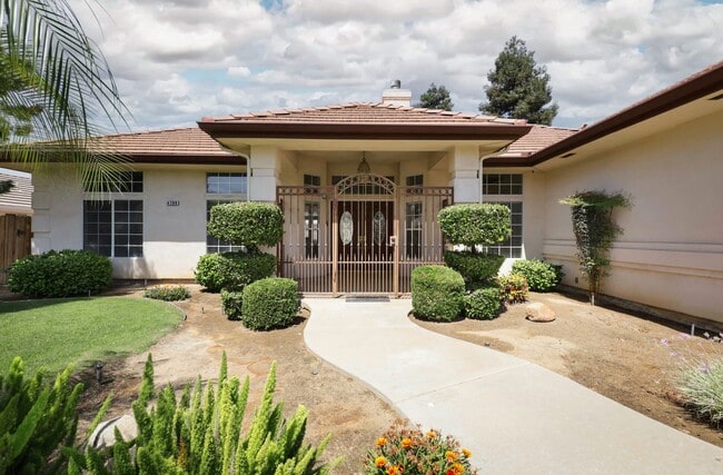 Building Photo - 4709 Laurel Springs Dr